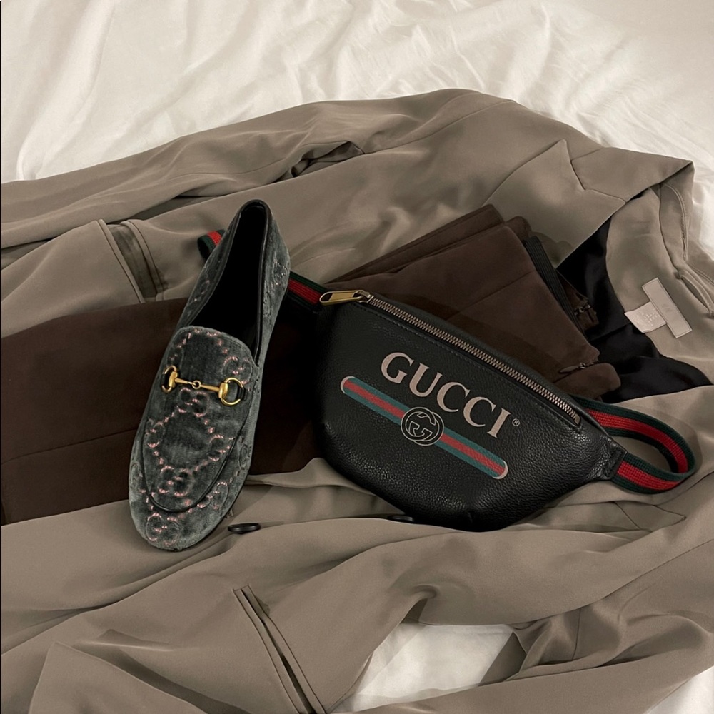 Gucci logo belt bag BLACK